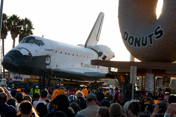 Shuttle Endeavour in the streets of LA