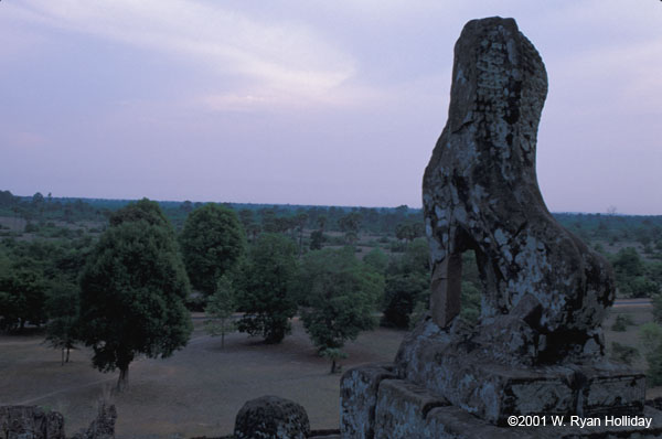 Angkor Wat Statue